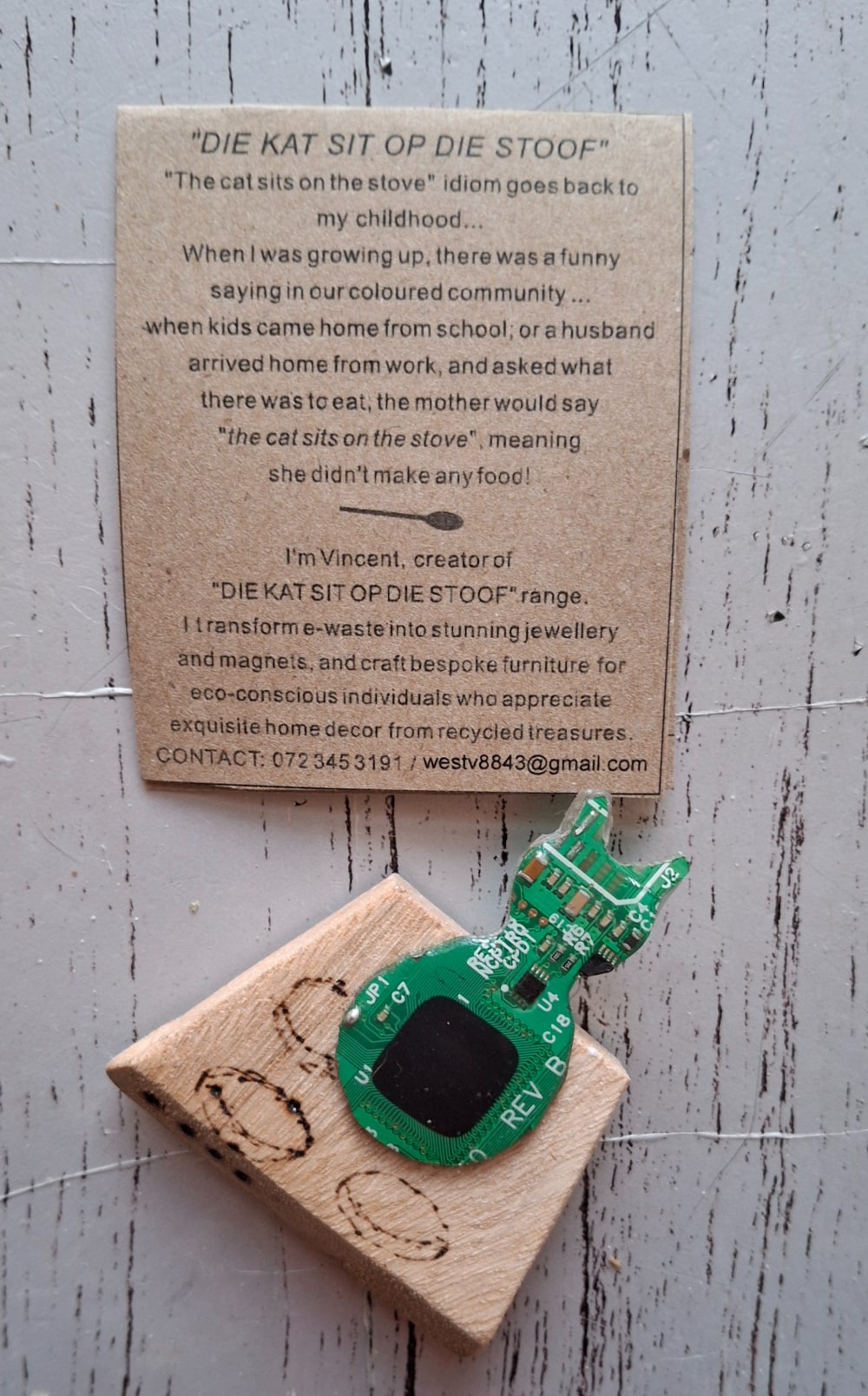 Techno-Feline Cat Fridge Magnet - Image 2